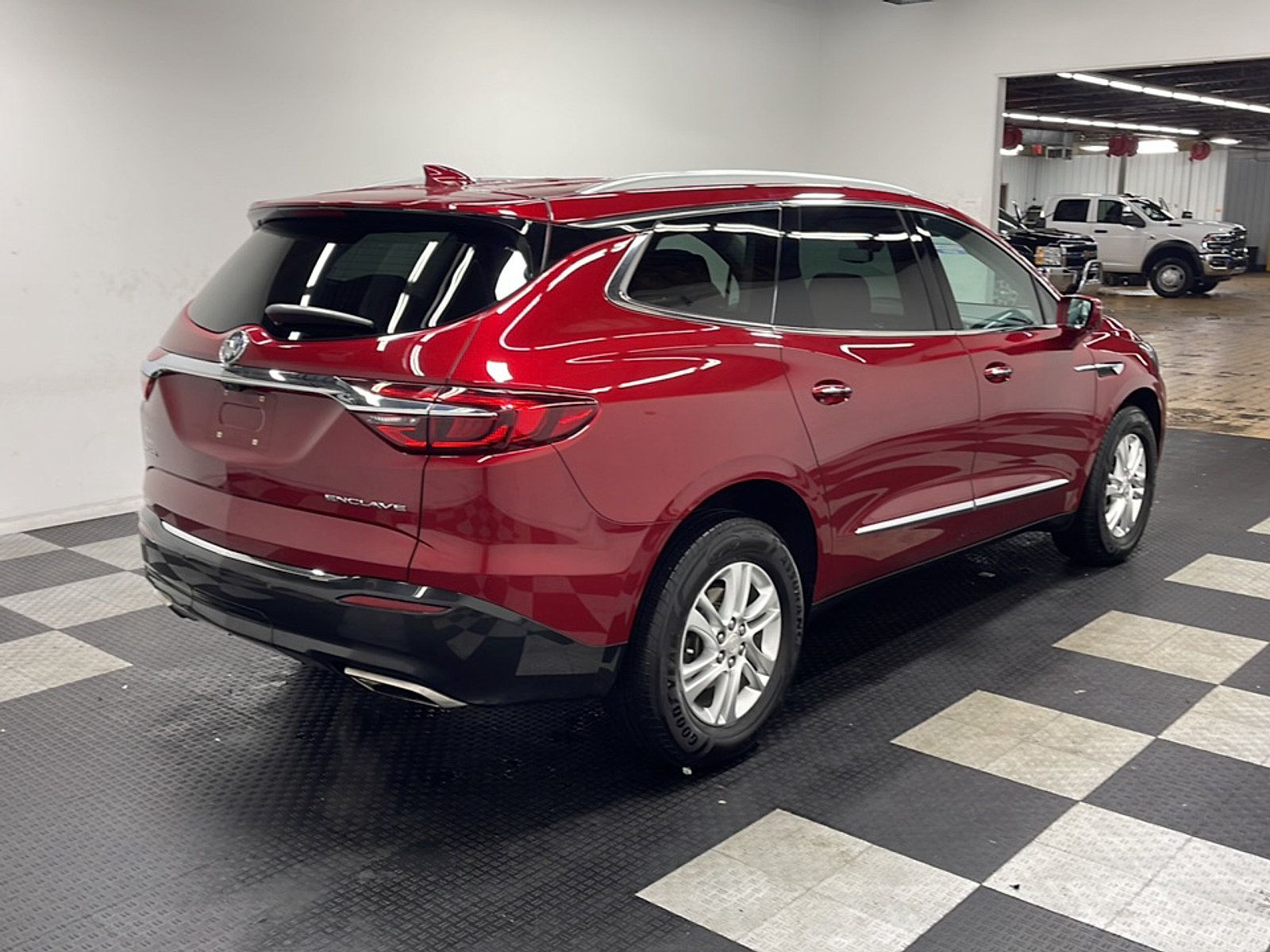 Used 2018 Buick Enclave Essence FWD image 20