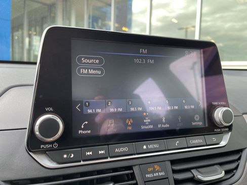 Used 2025 Nissan Altima 2.5 SV FWD image 23