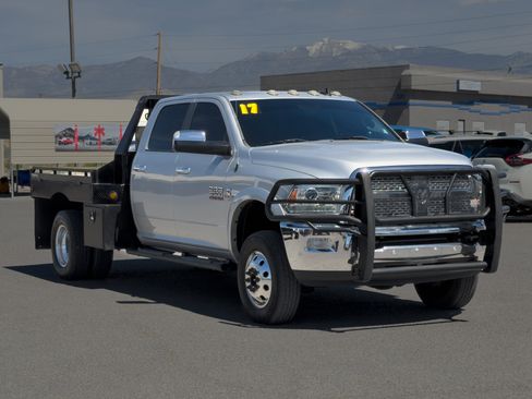 Used 2017 RAM 3500 Laramie w/ Cold Weather Group image 7