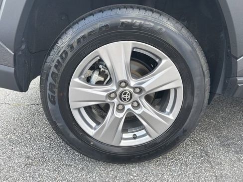 Used 2025 Toyota RAV4 XLE FWD image 17
