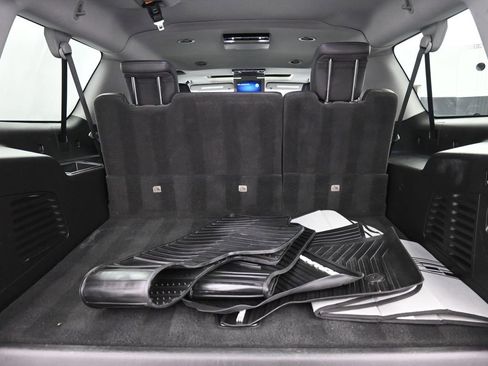 Used 2020 Cadillac Escalade ESV Premium Luxury image 23