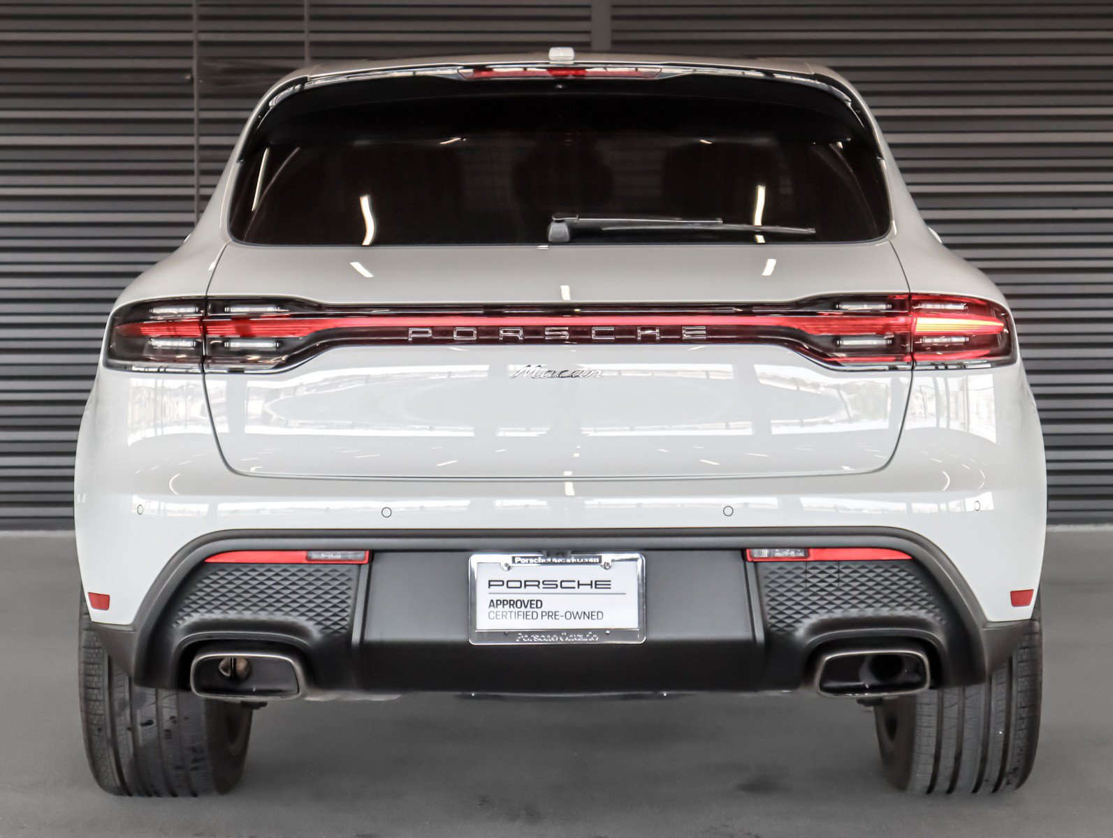 Certified 2026 Porsche Macan AWD/4WD image 9