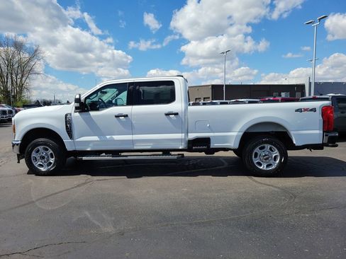 Certified 2025 Ford F250 XLT AWD/4WD image 7