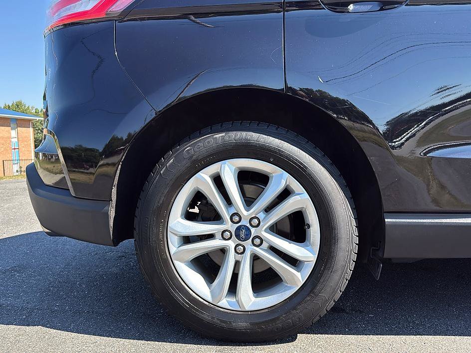 Used 2019 Ford Edge SEL w/ Equipment Group 201A AWD/4WD image 21