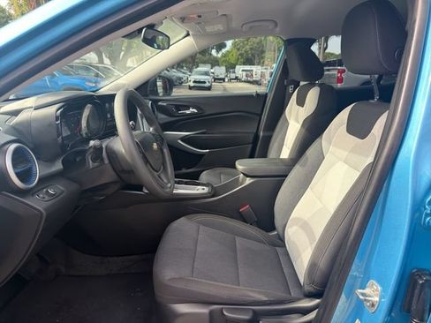 Used 2025 Chevrolet Trax LS FWD image 12