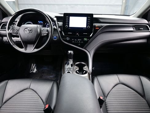 Used 2023 Toyota Camry SE image 17