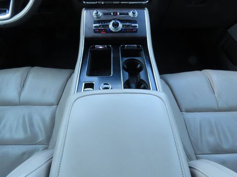 Used 2022 Lincoln Aviator Reserve w/ Equipment Group 201A image 9