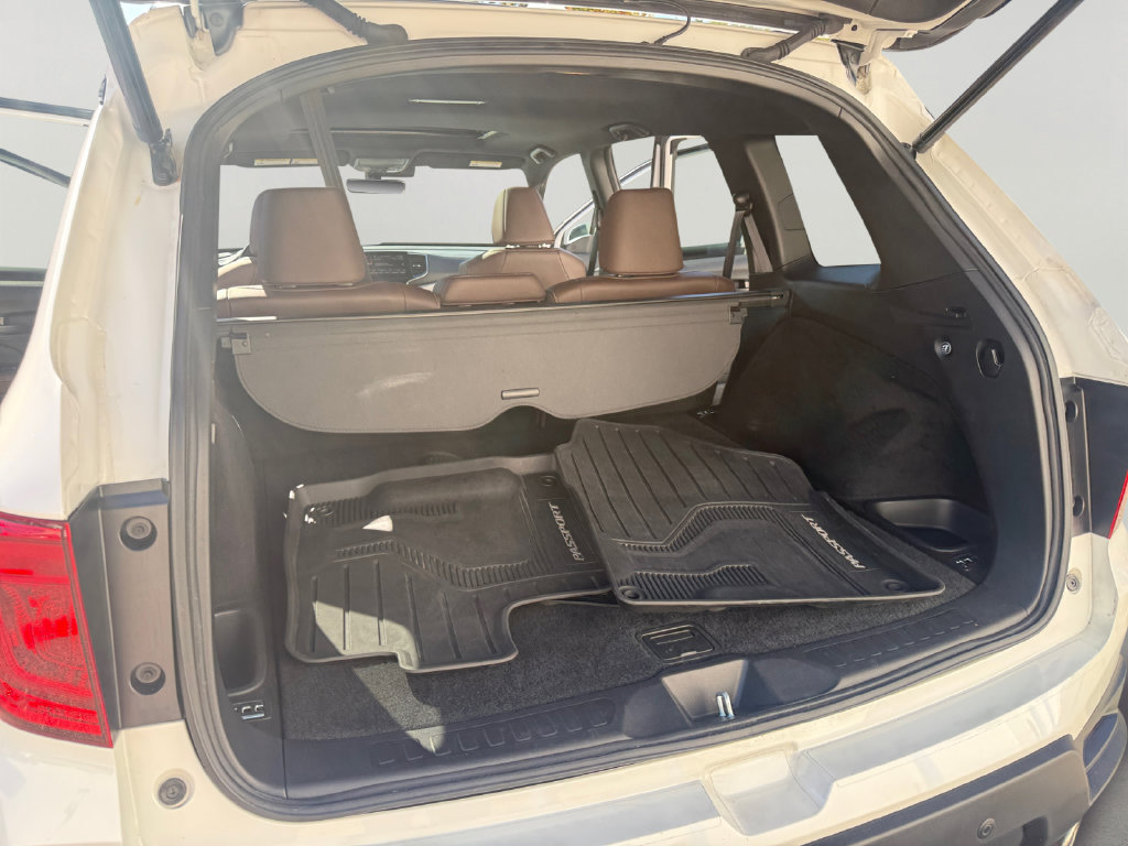 Certified 2025 Honda Passport EX-L image 30