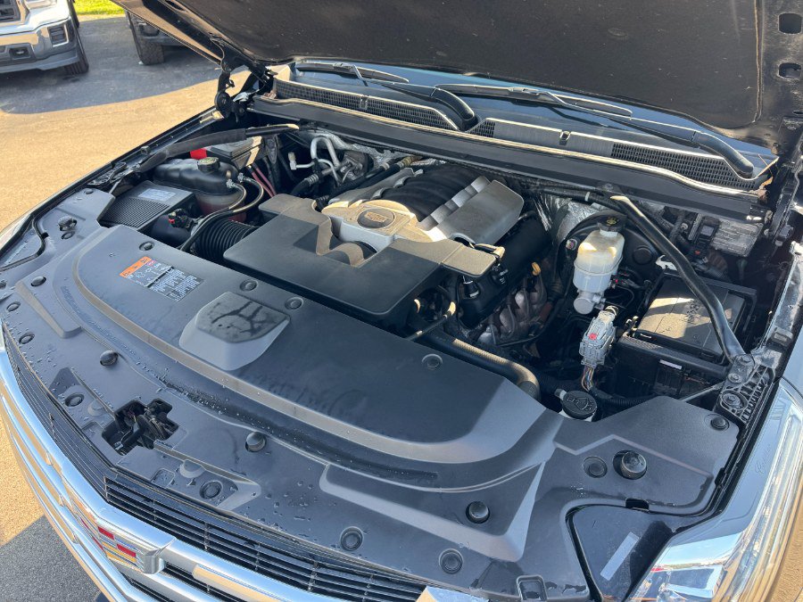 Used 2018 Cadillac Escalade Luxury AWD/4WD image 25