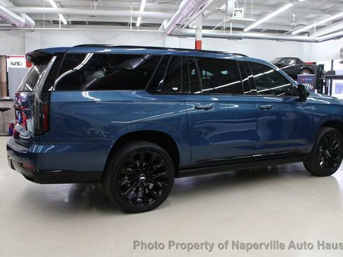 Used 2025 Cadillac Escalade ESV Sport Platinum w/ LPO, ONYX Package image 7