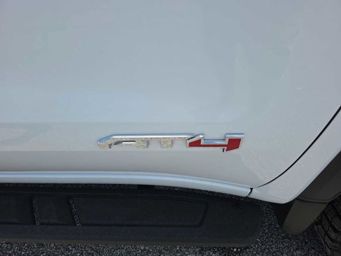 Used 2024 GMC Sierra 1500 AT4 w/ Technology Package image 12