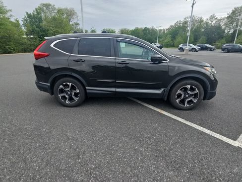 Used 2017 Honda CR-V Touring image 2