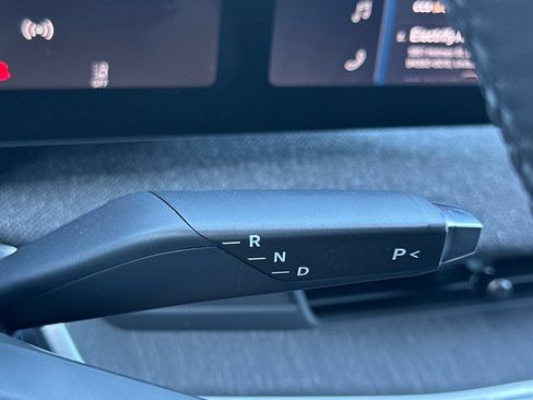 Used 2025 Lucid Air Pure RWD image 31