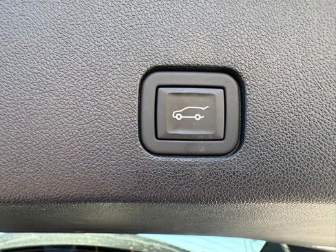 Used 2024 Cadillac XT6 Premium Luxury w/ Technology Package image 37