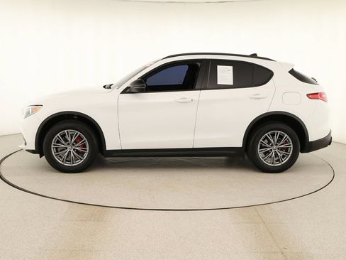 Used 2023 Alfa Romeo Stelvio Sprint RWD image 2