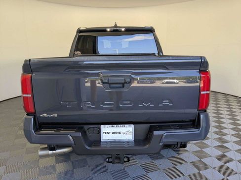 Certified 2025 Toyota Tacoma SR5 AWD/4WD image 6