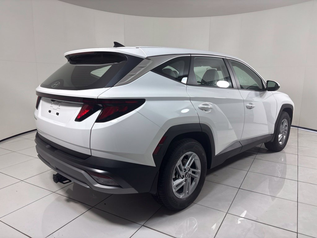 New 2026 Hyundai Tucson SE w/ Tow & Go Package FWD image 5