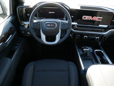 New 2026 GMC Sierra 1500 Elevation image 7