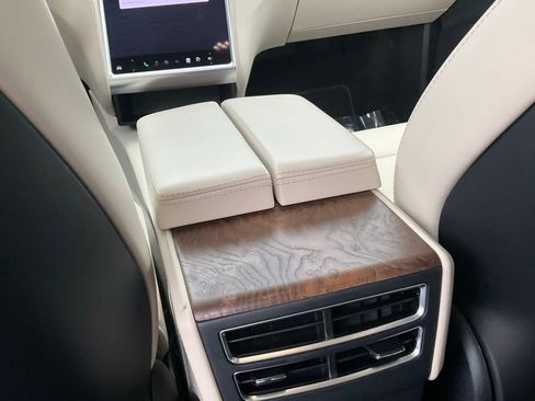 Used 2017 Tesla Model X 75D image 47