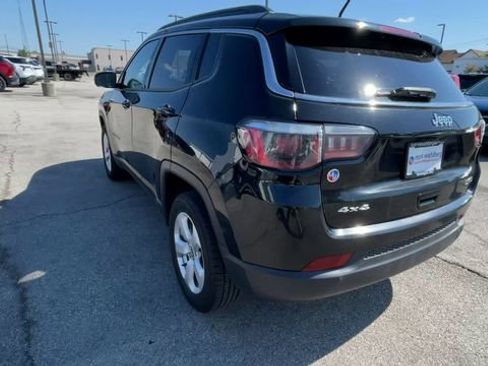 Used 2018 Jeep Compass Latitude w/ Cold Weather Group AWD/4WD image 8
