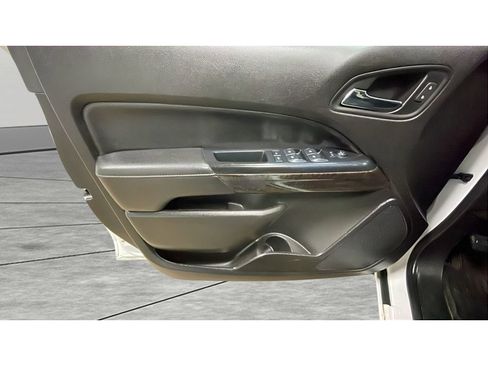 Used 2017 GMC Canyon SLE image 9