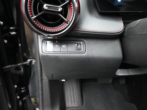Used 2025 Chevrolet Equinox RS FWD image 8