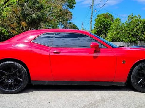 Used 2016 Dodge Challenger R/T Scat Pack RWD image 8