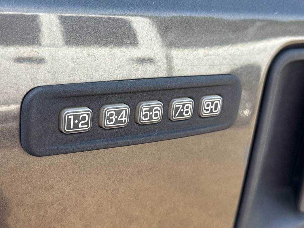 Used 2006 Ford F350 Lariat AWD/4WD image 9