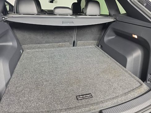 Used 2022 Volkswagen Atlas Cross Sport SEL R-Line w/ Cross Sport MDO Package image 33