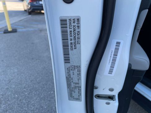 Used 2025 Jeep Compass Limited image 29