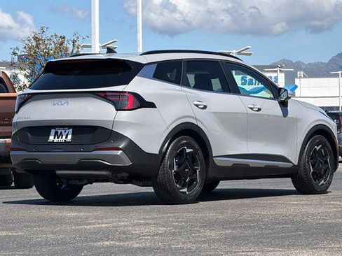New 2026 Kia Sportage EX FWD image 4