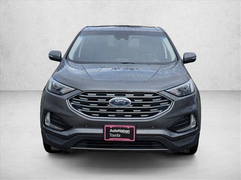 Used 2022 Ford Edge Titanium image 2