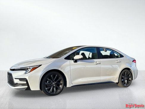 Certified 2025 Toyota Corolla SE FWD image 2