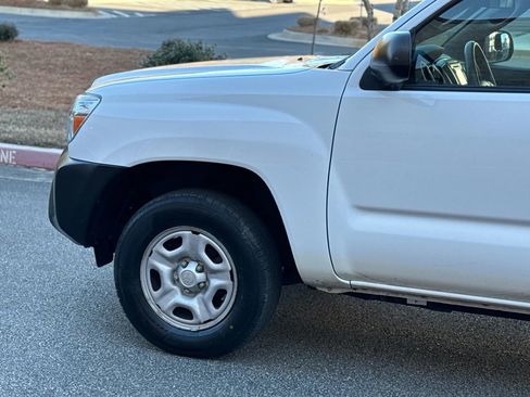 Used 2015 Toyota Tacoma 2WD Access Cab image 12