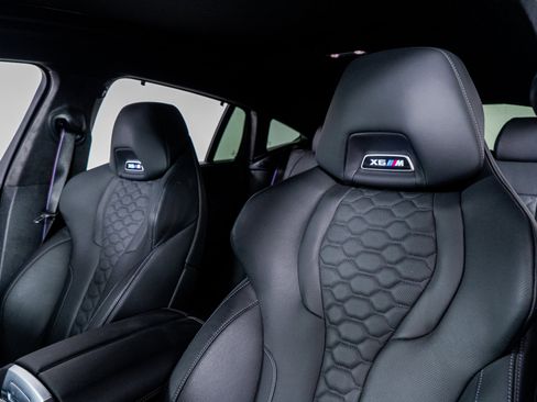 Used 2025 BMW X6 M Competition w/ Executive Package image 3