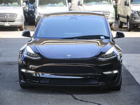 Used 2018 Tesla Model 3 Performance image 2