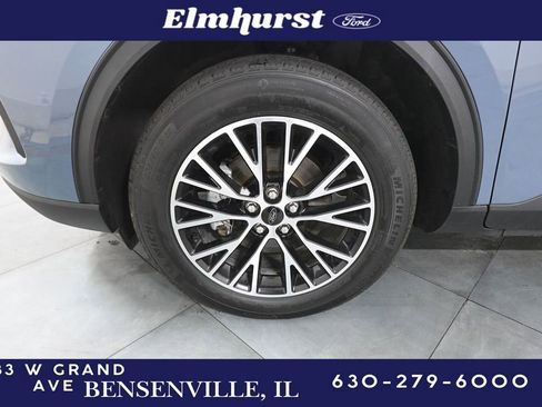 Used 2023 Ford Escape SE image 28