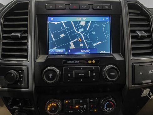 Used 2021 Ford F350 XLT w/ XLT Premium Package image 24