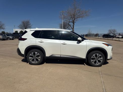 Used 2021 Nissan Rogue SV image 7