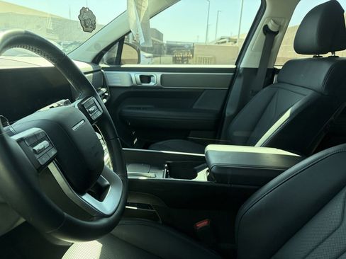 Used 2025 Hyundai Santa Fe SEL FWD image 6