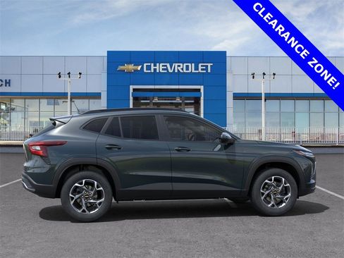 New 2025 Chevrolet Trax LT w/ Driver Confidence Package image 5