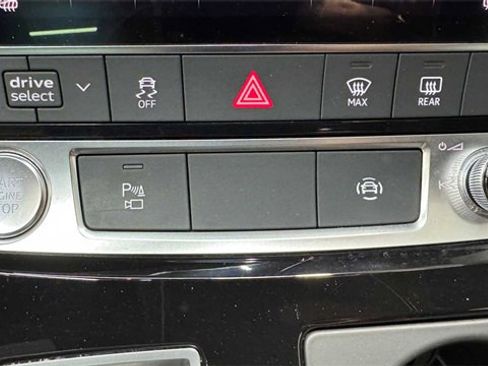 Used 2020 Audi Q7 3.0T Premium Plus w/ Premium Plus Package image 25