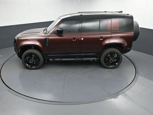 Used 2025 Land Rover Defender 110 Sedona Red Edition image 31