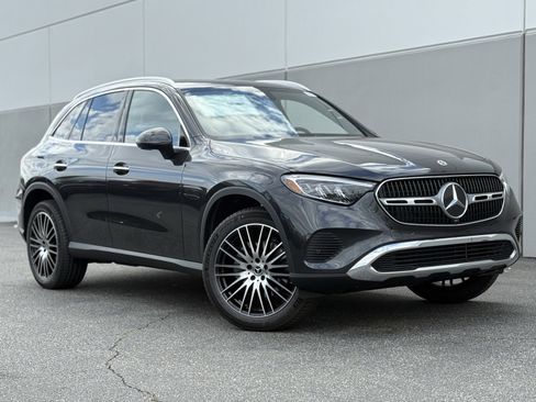 New 2026 Mercedes-Benz GLC 300 image 2