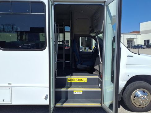 Used 2025 Ford E-450 and Econoline 450 Super Duty w/ Shuttle Bus Prep Package image 22