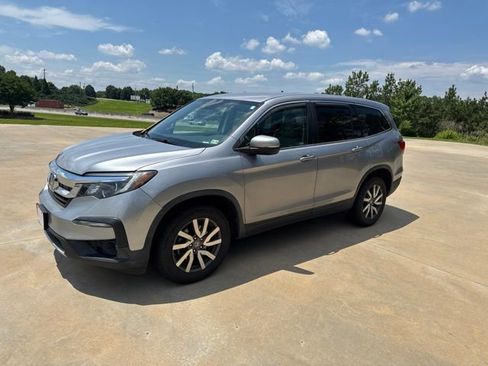 Used 2020 Honda Pilot EX image 3