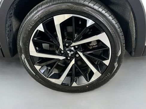 Used 2023 Mitsubishi Outlander SE AWD/4WD image 29