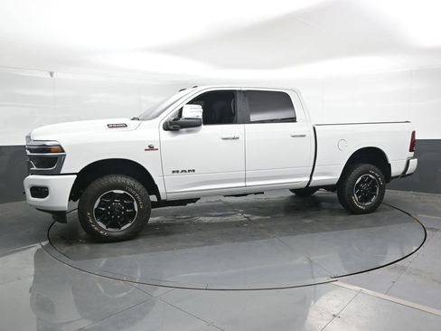 Used 2026 RAM 2500 Laramie AWD/4WD image 8