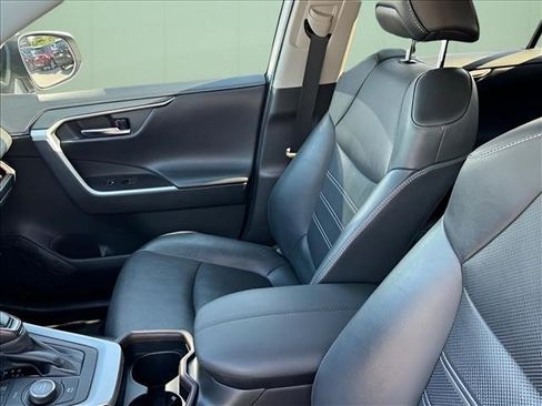 Used 2020 Toyota RAV4 Limited AWD/4WD image 7