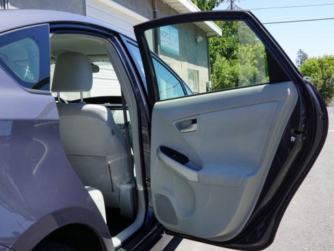 Used 2013 Toyota Prius Three FWD image 24